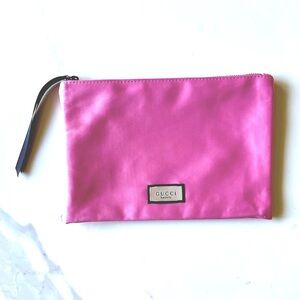 New - Authentic Gucci Pouch - Super Cute!